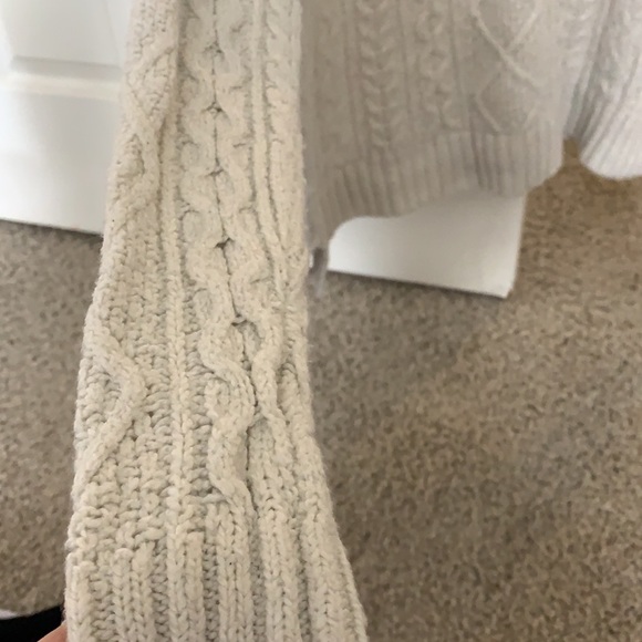 American Eagle Knit - Picture 3 of 4